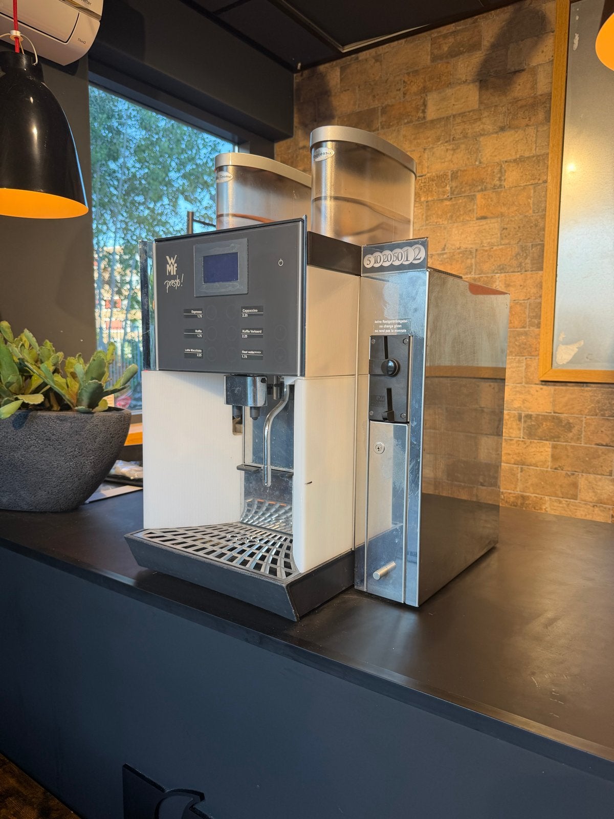 WMF Presto! Professionele Koffiemachine met Muntinworp, Witgoed en Apparatuur, Koffiezetapparaten, Ophalen, Gebruikt, 10 kopjes of meer