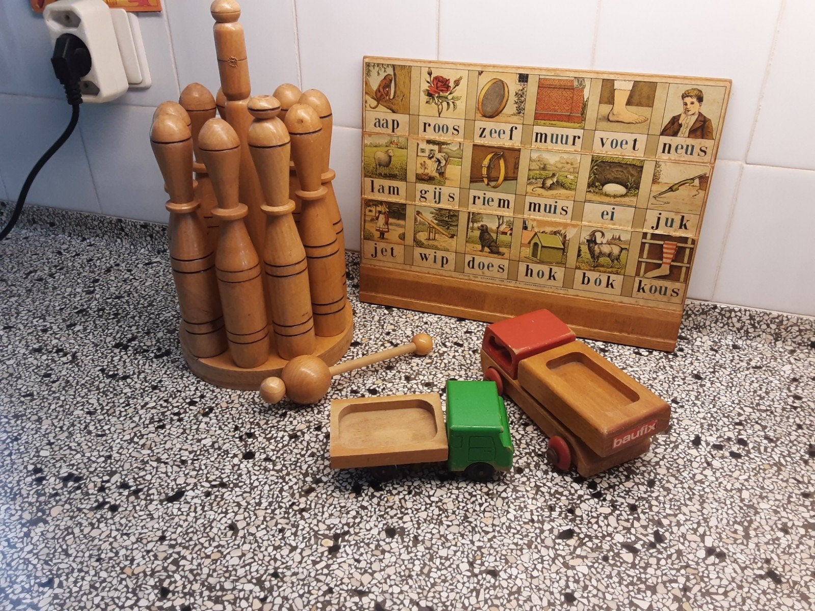 Oud  speelgoed, Ophalen