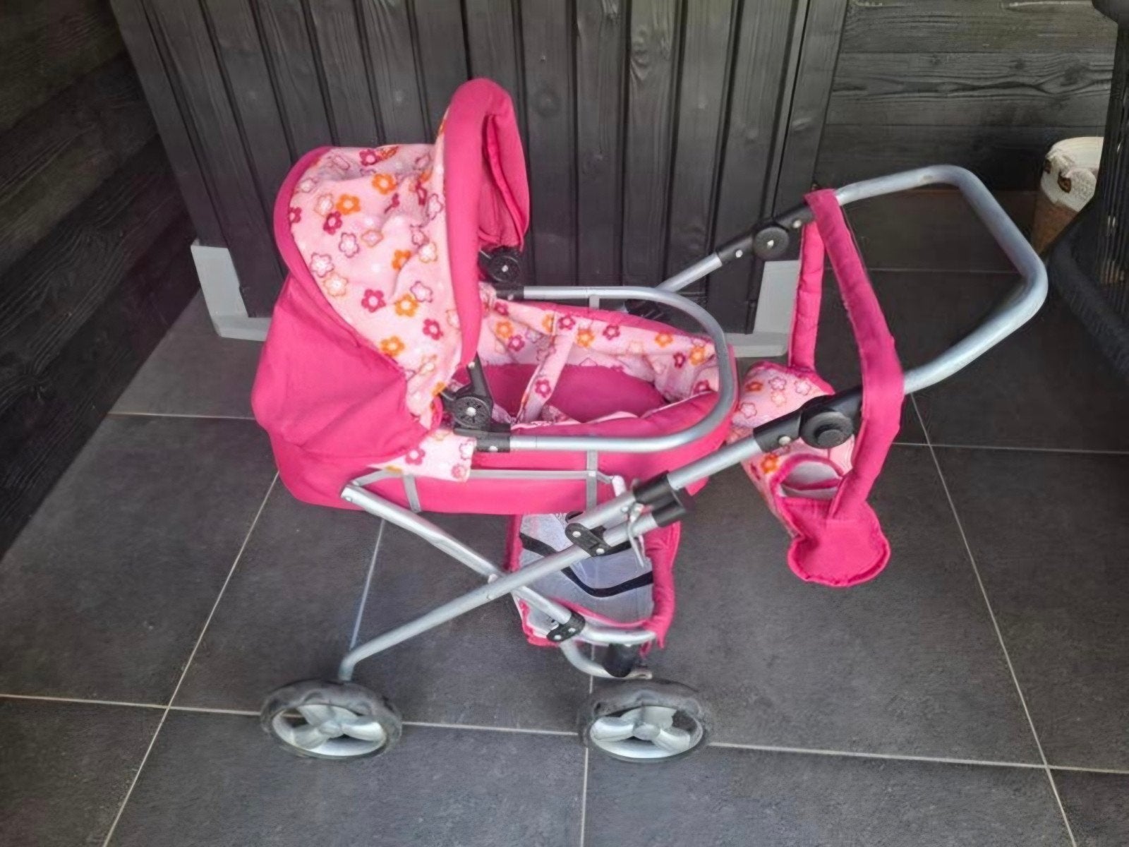 Roze poppenwagen met accessoires - Z.G.A.N., Ophalen, Zo goed als nieuw, Babypop
