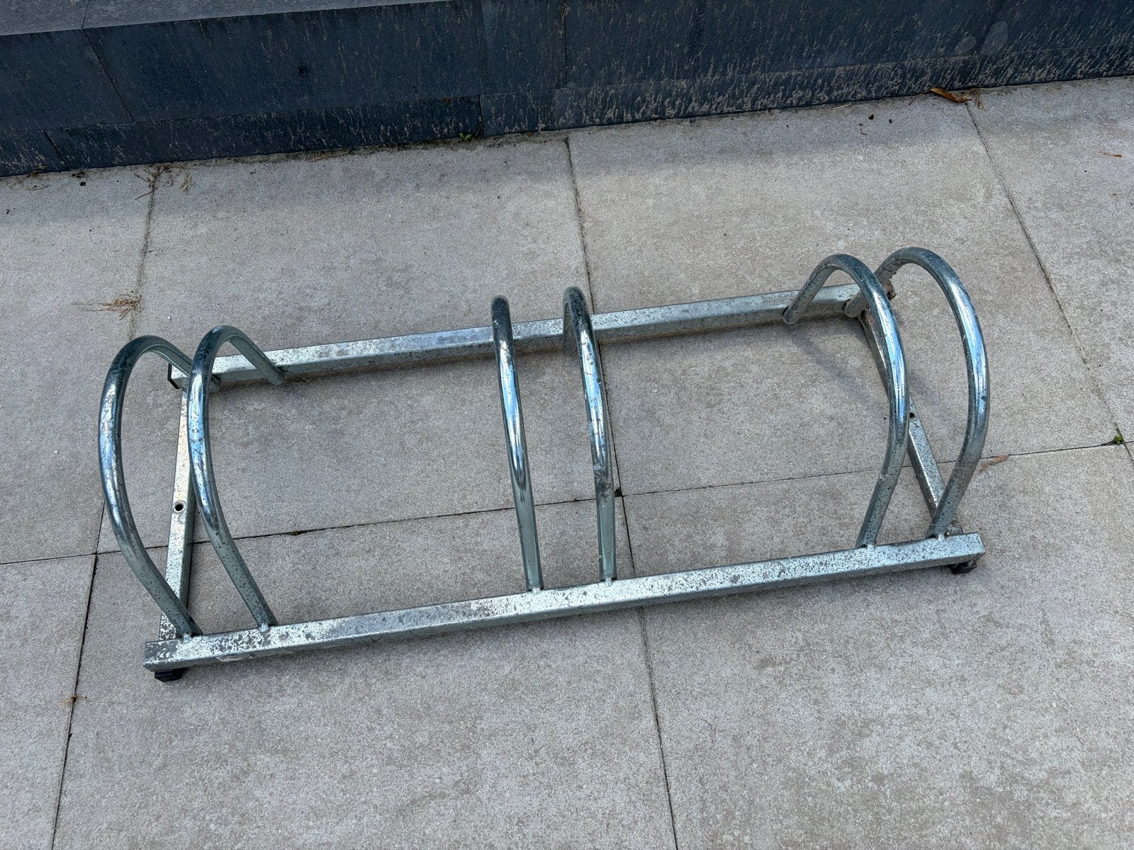 Fietsenrek voor 3 fietsen - Gegalvaniseerd staal, Ophalen, Zo goed als nieuw