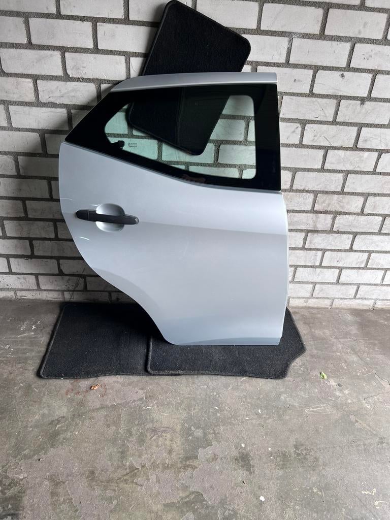 Toyota Aygo Portier rechts achter grijs 2014 t/m 2022 1E7, Ophalen, Gebruikt, Deur, Rechts