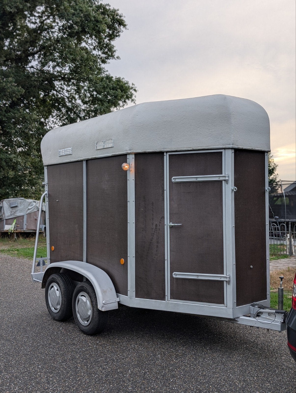 Kumo 2 paards trailer - Nieuwe wanden en bodem, Dieren en Toebehoren, Paarden en Pony's | Trailers en Aanhangwagens, Ophalen