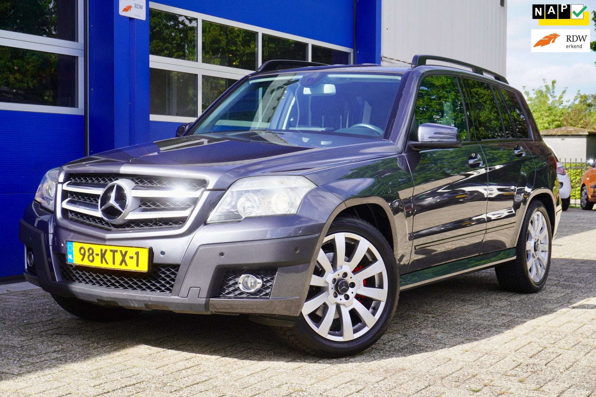 Mercedes-Benz GLK-klasse 350 4-Matic NAP|CARPLAY|CLIMATE|APK, Auto's, Automaat, Gebruikt, Zwart, 2000 kg