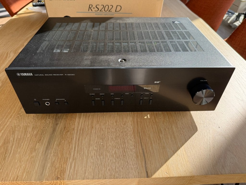 Yamaha R-S202D DAB+ Bluetooth versterker / receiver (Zwart), Yamaha, Ophalen of Verzenden, Zo goed als nieuw, 60 tot 120 watt