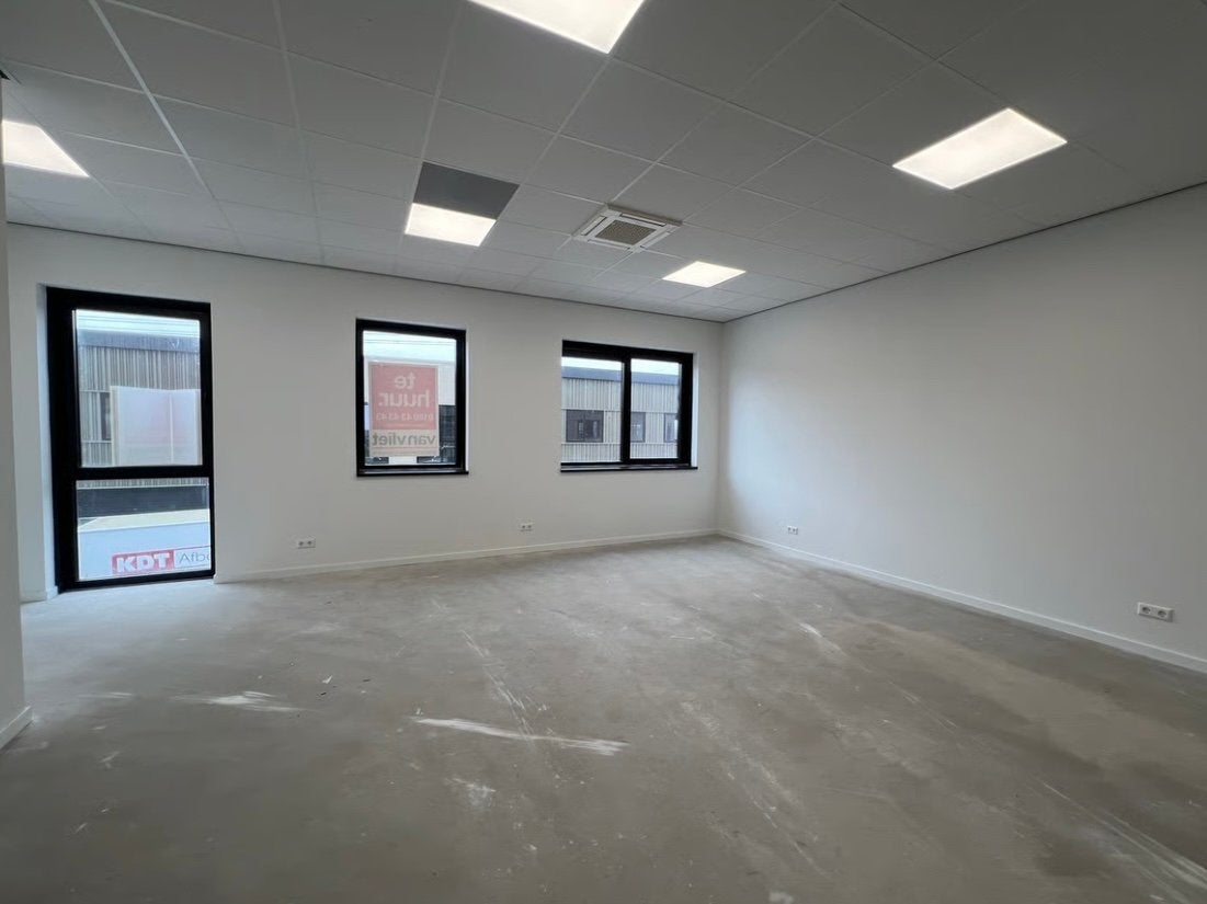 Kantoor / studio ruimte te Huur in Heinenoord, Zakelijke goederen, Bedrijfs Onroerend goed, Huur, Kantoorruimte