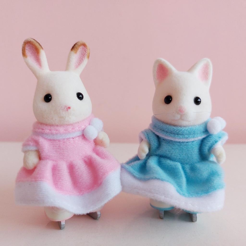 Sylvanian Families twee schaatsers, Ice Skating Friends, Ophalen of Verzenden, Zo goed als nieuw