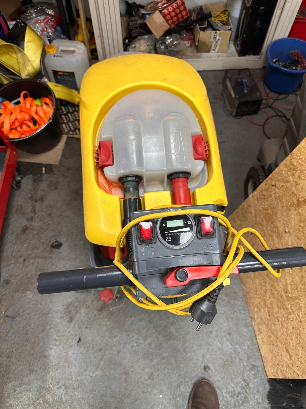 Numatic Schrob- en Zuigmachine - Professionele Reiniging, Ophalen of Verzenden, Gebruikt, Schrobmachine