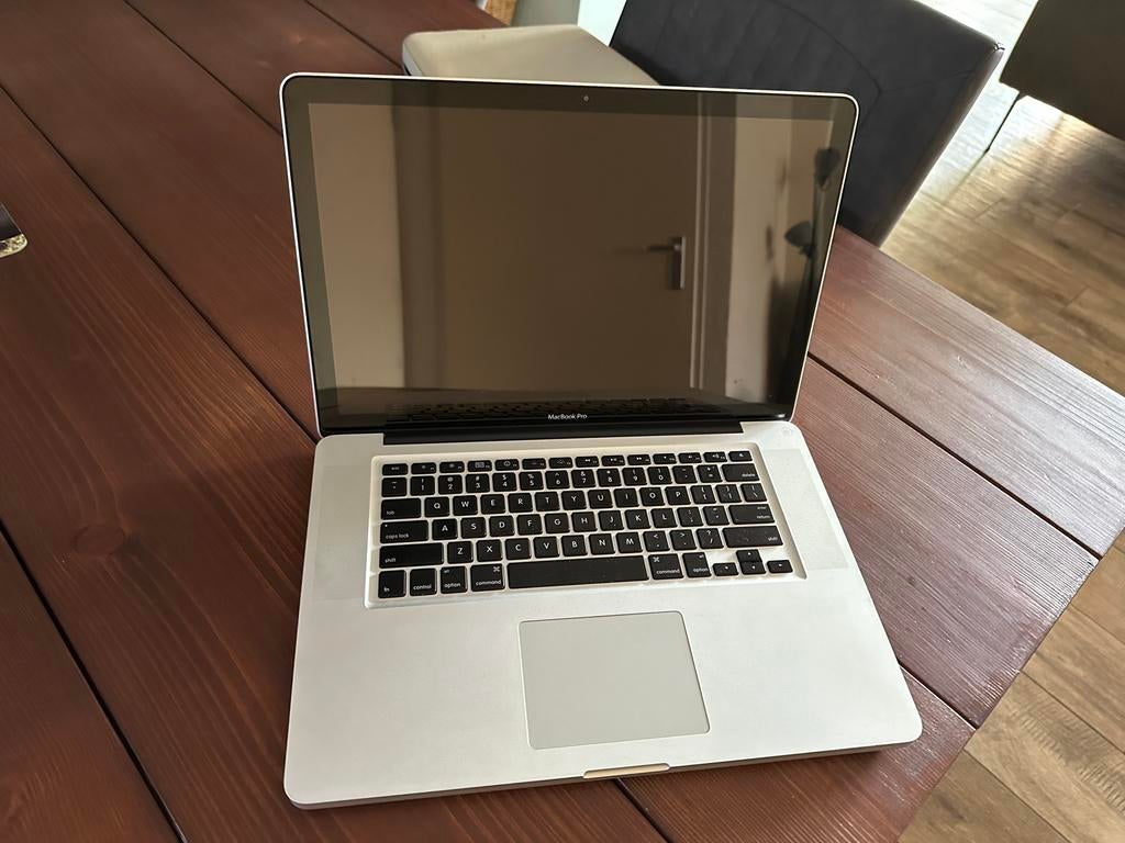 MacBook Pro 15" Unibody - Goede staat, Gebruikt, 2 tot 3 Ghz, 128 GB of minder, 4 GB