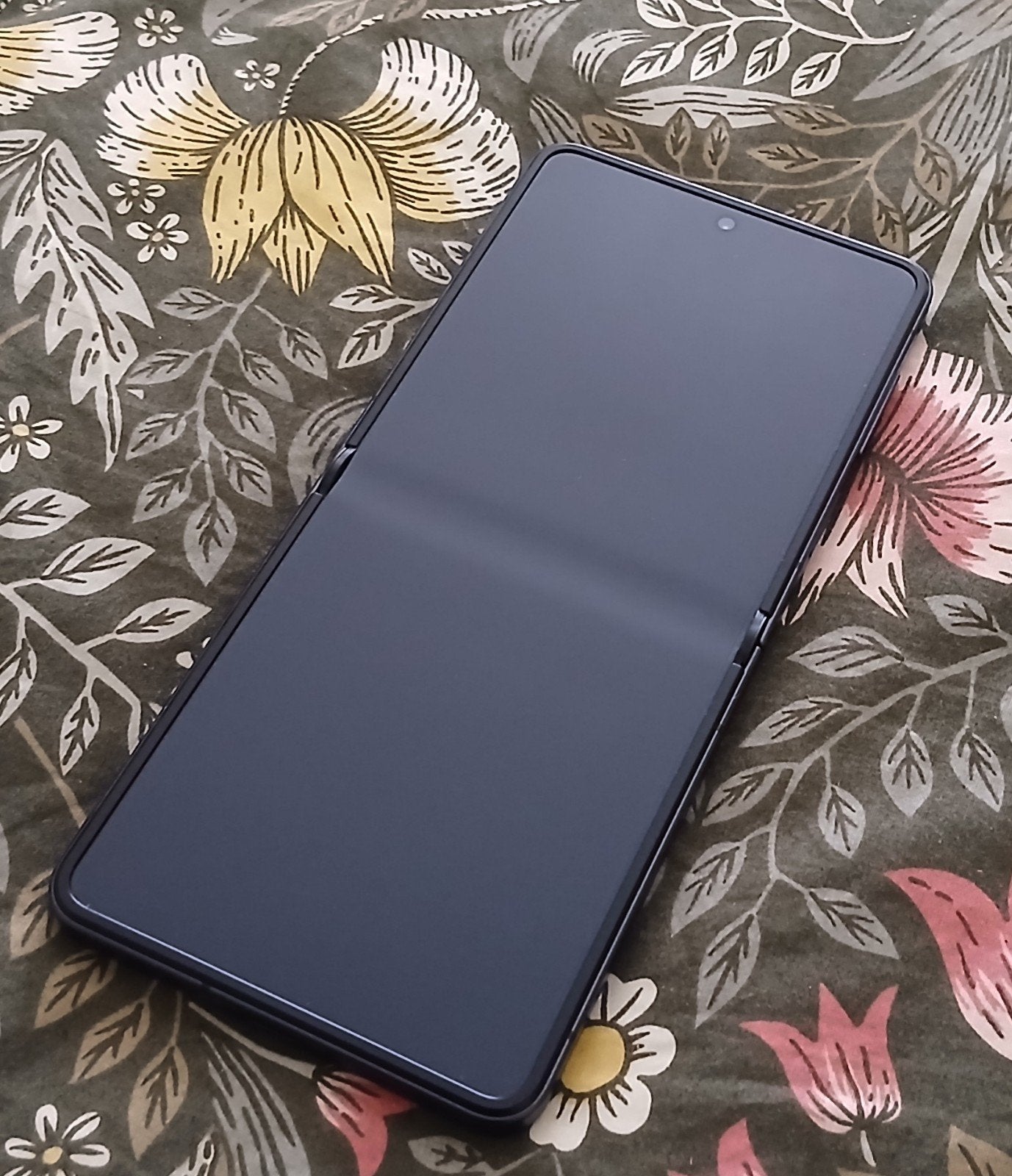Foto 4 van Samsung Galaxy Z Flip8 – zo goed als nieuw – 2x opgeladen