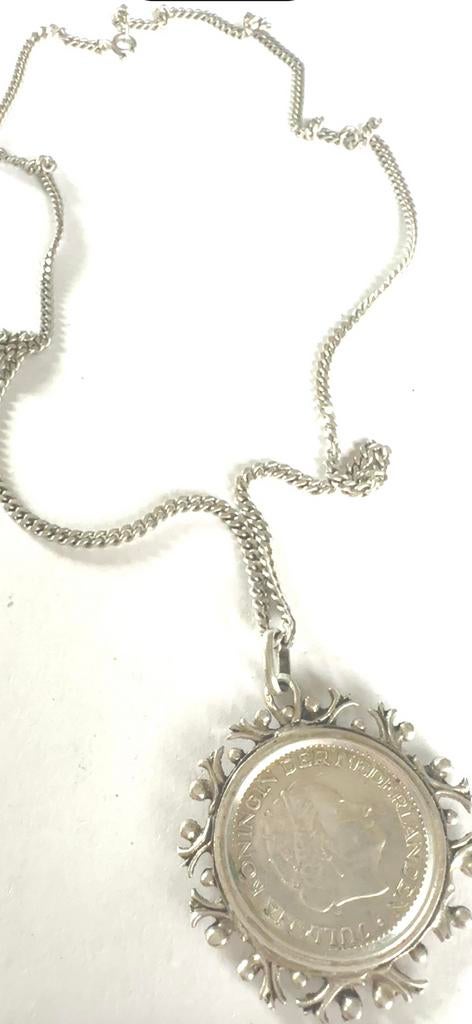 Zilveren gulden hanger en ketting 1957, Met hanger, Gebruikt, Ophalen of Verzenden, Zilver