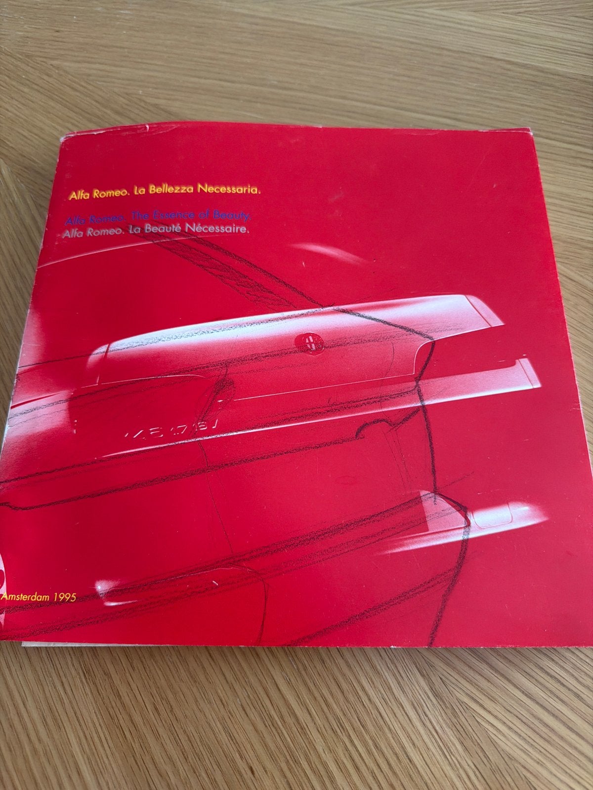 Alfa Romeo: La Bellezza Necessaria - Boek uit 1995, Ophalen of Verzenden, Gelezen, Alfa Romeo