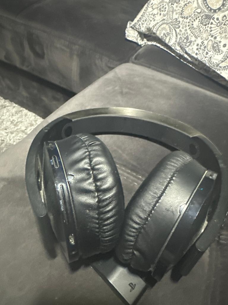 Sony PlayStation Draadloze Headset - Gebruikt, Gebruikt, Ophalen of Verzenden, Over oor (circumaural), Sony
