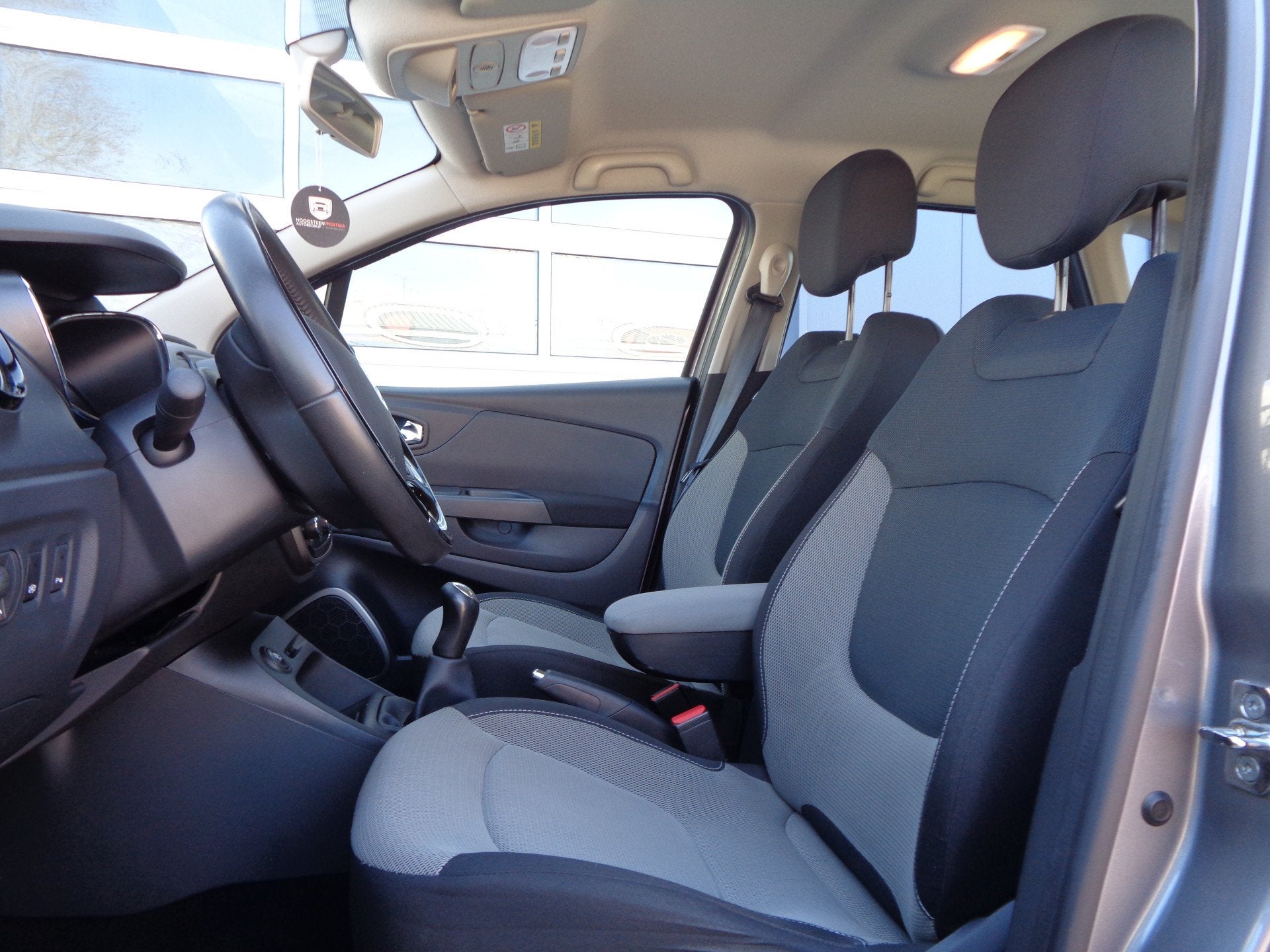 Renault Captur 0.9 TCe Expression 90PK Navi Airco Cruise LMV, Voorwielaandrijving, Gebruikt, 49 €/maand, Origineel Nederlands