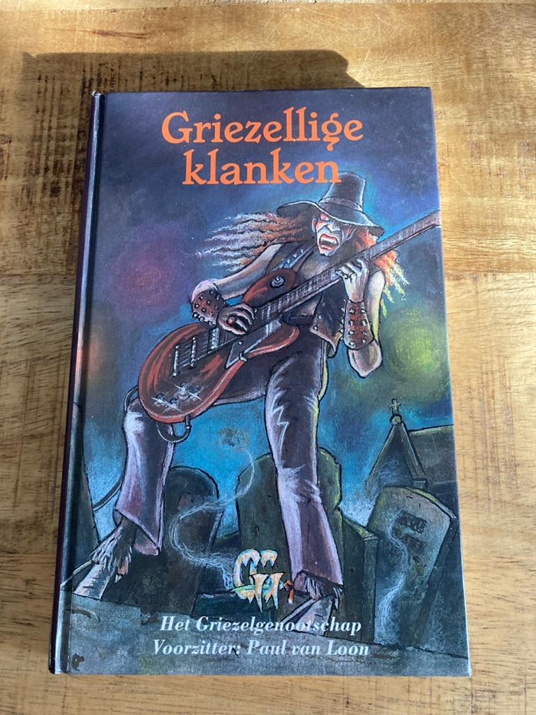 Griezelige Klanken - Het Griezelgenootschap, Boeken, Ophalen of Verzenden, Gelezen, Fictie algemeen