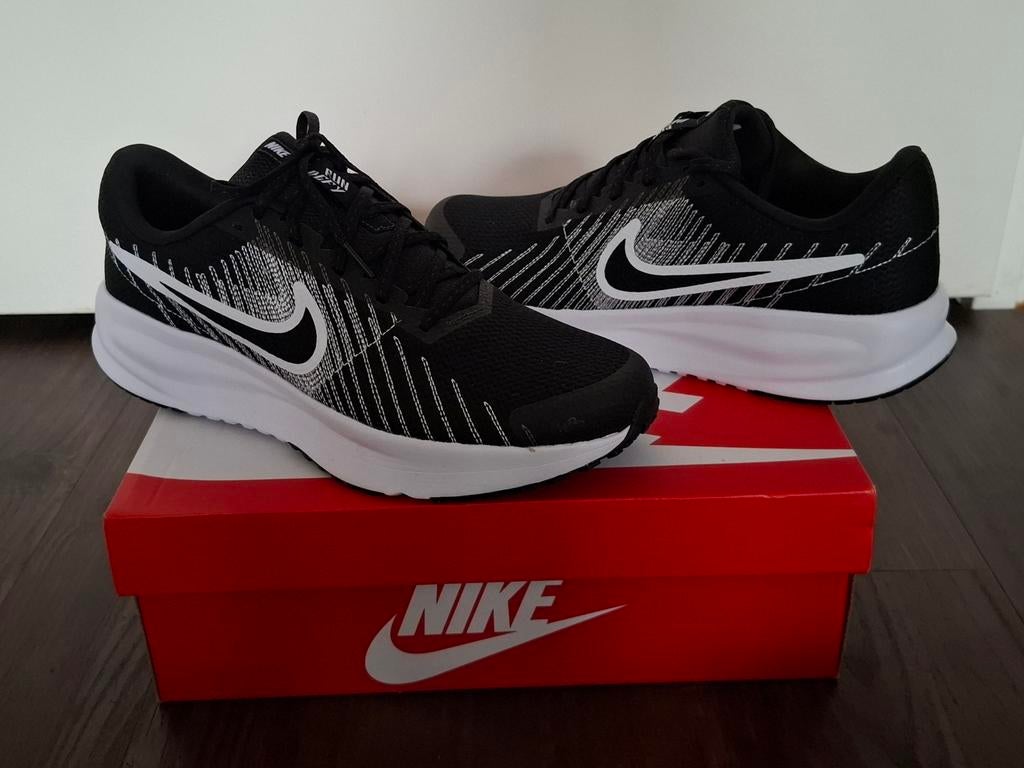 Nieuwe heren sneakers Nike W Run Defy maat 45, Kleding | Heren, Schoenen, Ophalen of Verzenden