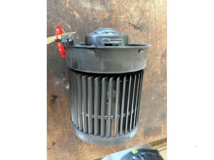 Kachel Ventilatiemotor van een Nissan Qashqai, Gebruikt, -, - 5
7395SB  Teuge, -