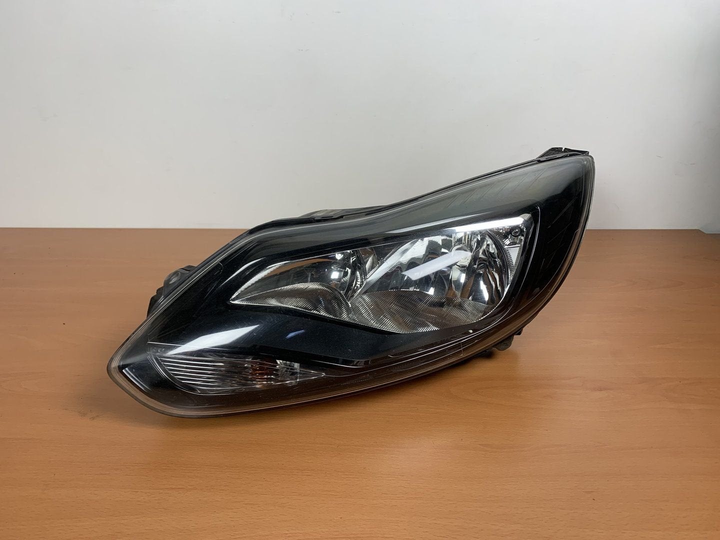 koplamp links ford focus III 2010 tot 2014 zwart binnenwerk, Gebruikt, -, -, Ophalen of Verzenden