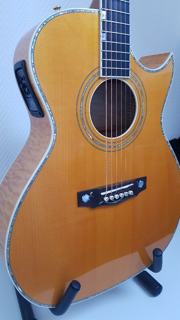 Foto 2 van Guild Doyle Dykes Signature gitaar