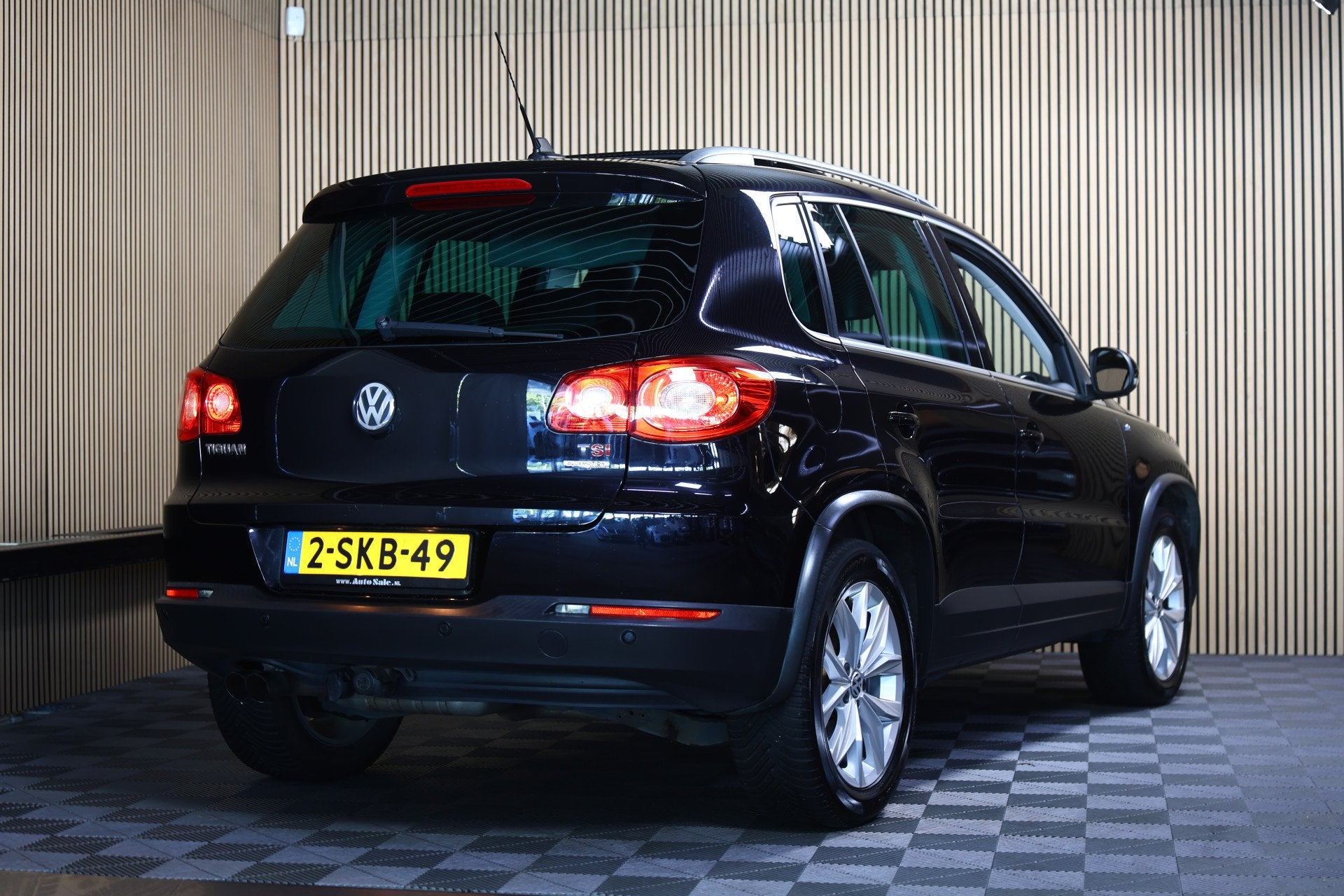 Volkswagen Tiguan 1.4 TSI SPORT STYLE PANORAMADAK NAVI CRUIS, Auto's, Voorwielaandrijving, Euro 5, 15 km/l, Zwart