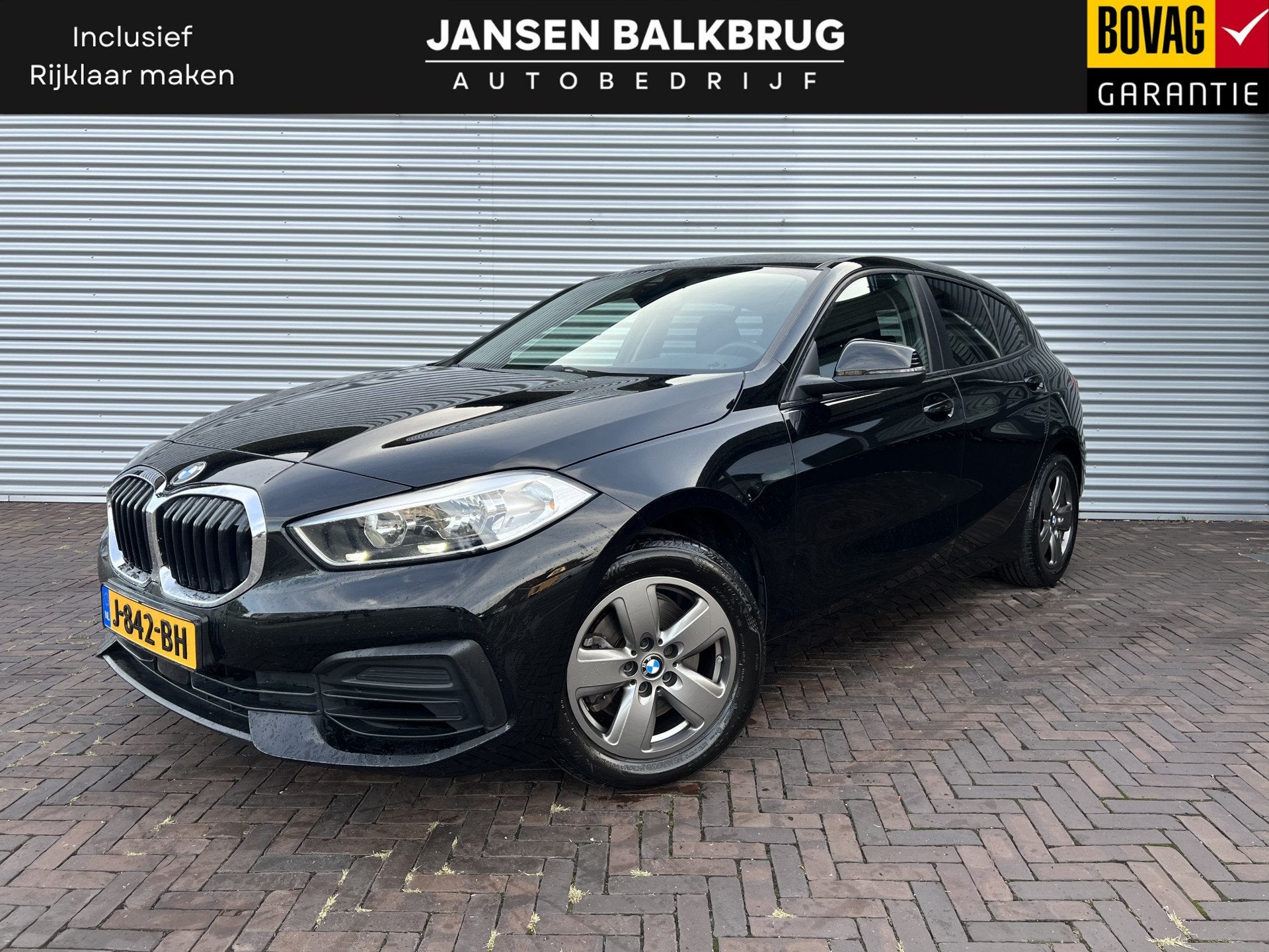 BMW 1-serie 118i lage km (bj 2020), Gebruikt, Met garantie (alle), Zwart, Origineel Nederlands
