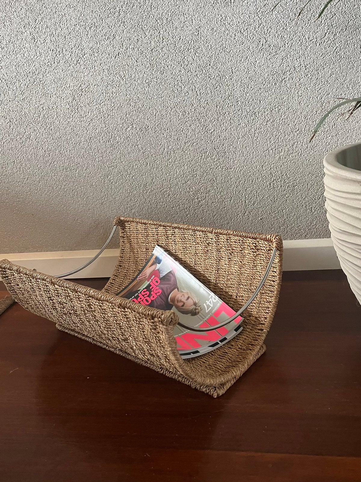 Grote vintage lectuurmand met metalen handvatten, Ophalen of Verzenden