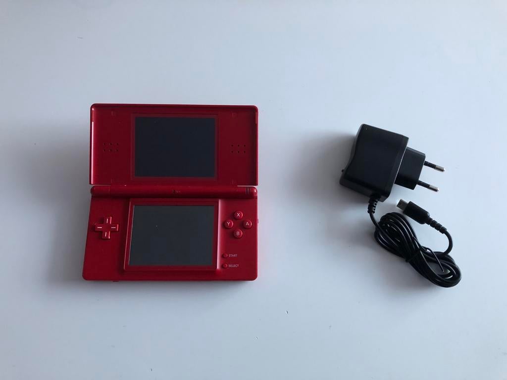 Nintendo DS Lite Rood met oplader, Spelcomputers en Games, Spelcomputers | Nintendo DS, Ophalen of Verzenden, Gebruikt, Rood, Dsi