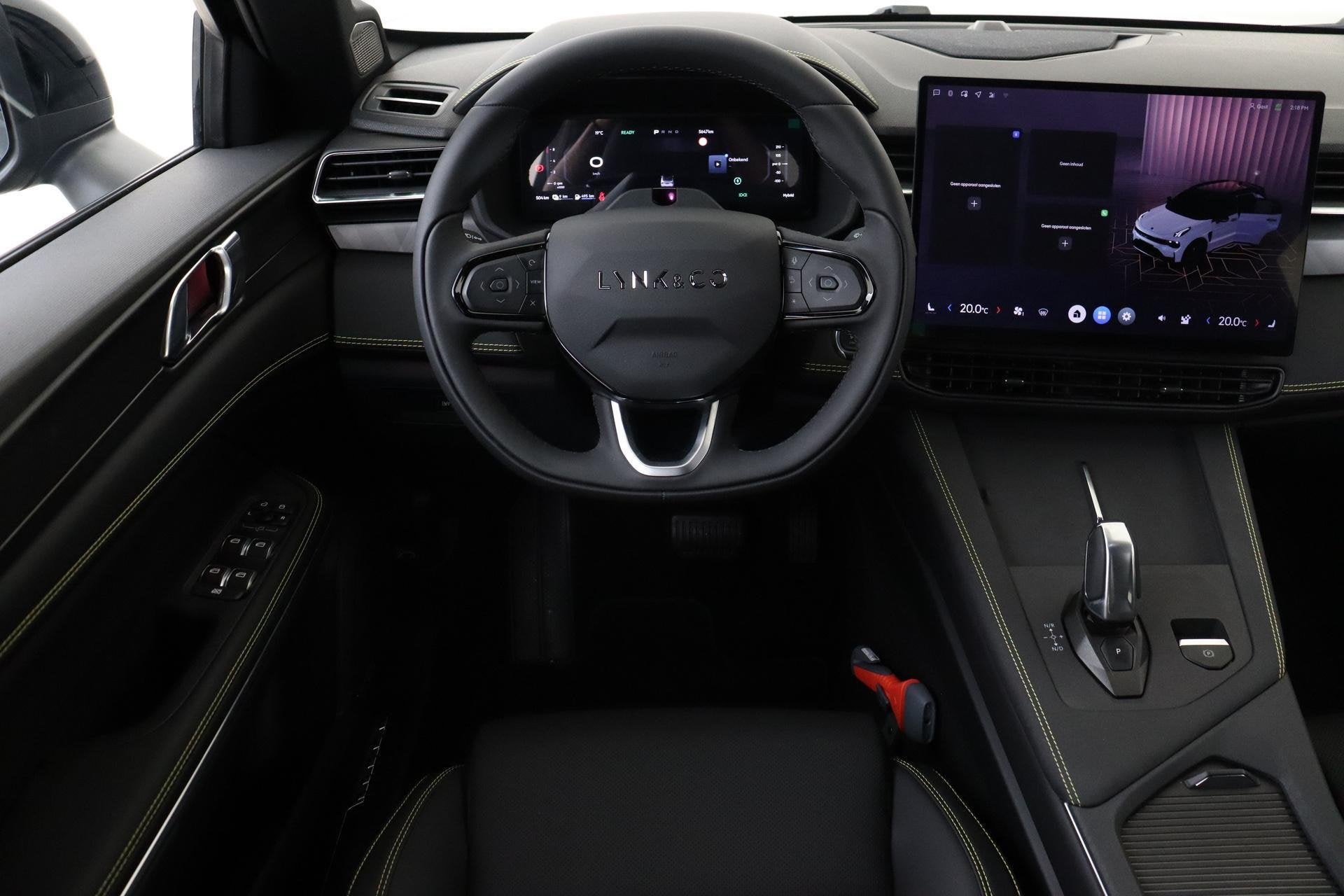 Lynk & Co 01 1.5 PHEV MORE *NIEUW UIT VOORRAAD!* -LEDER|ELEK, Auto's, 12 maanden, Euro 6, 4 cilinders, 1898 kg