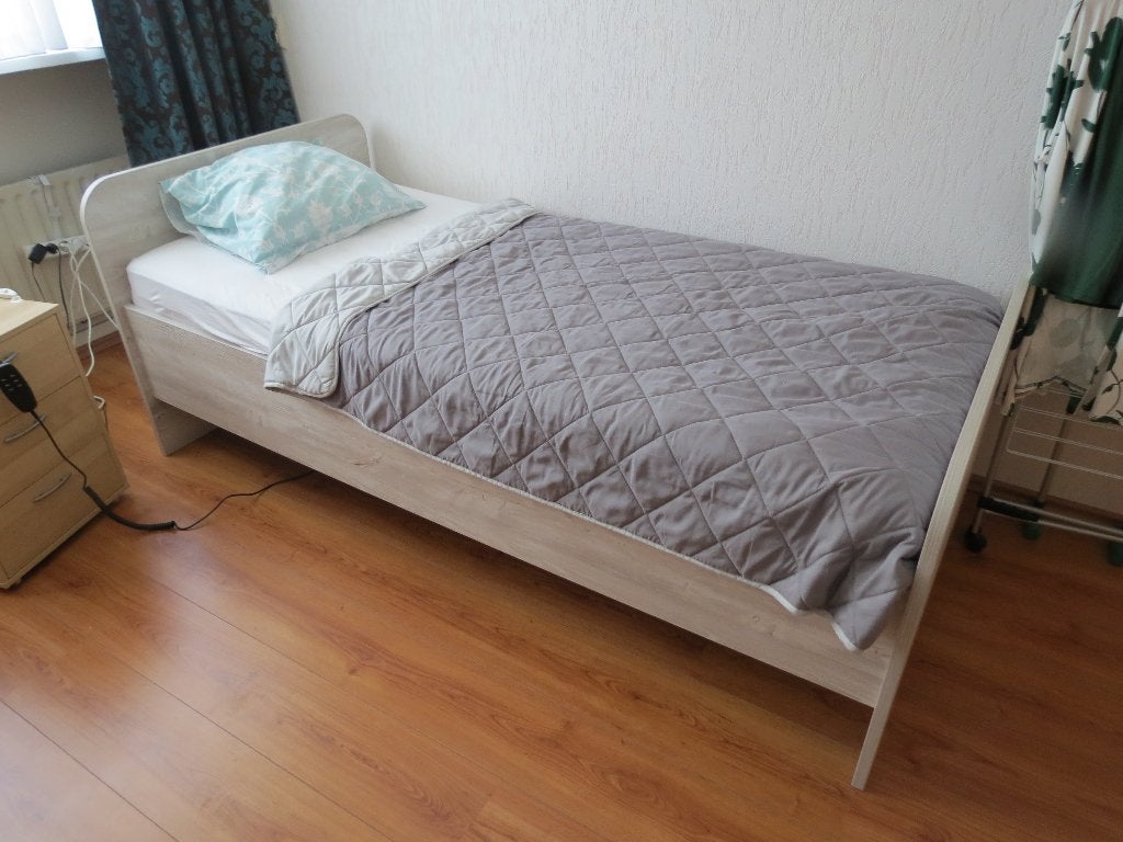 Senioren bed, Ophalen, Verstelbaar, 90 cm, Eenpersoons