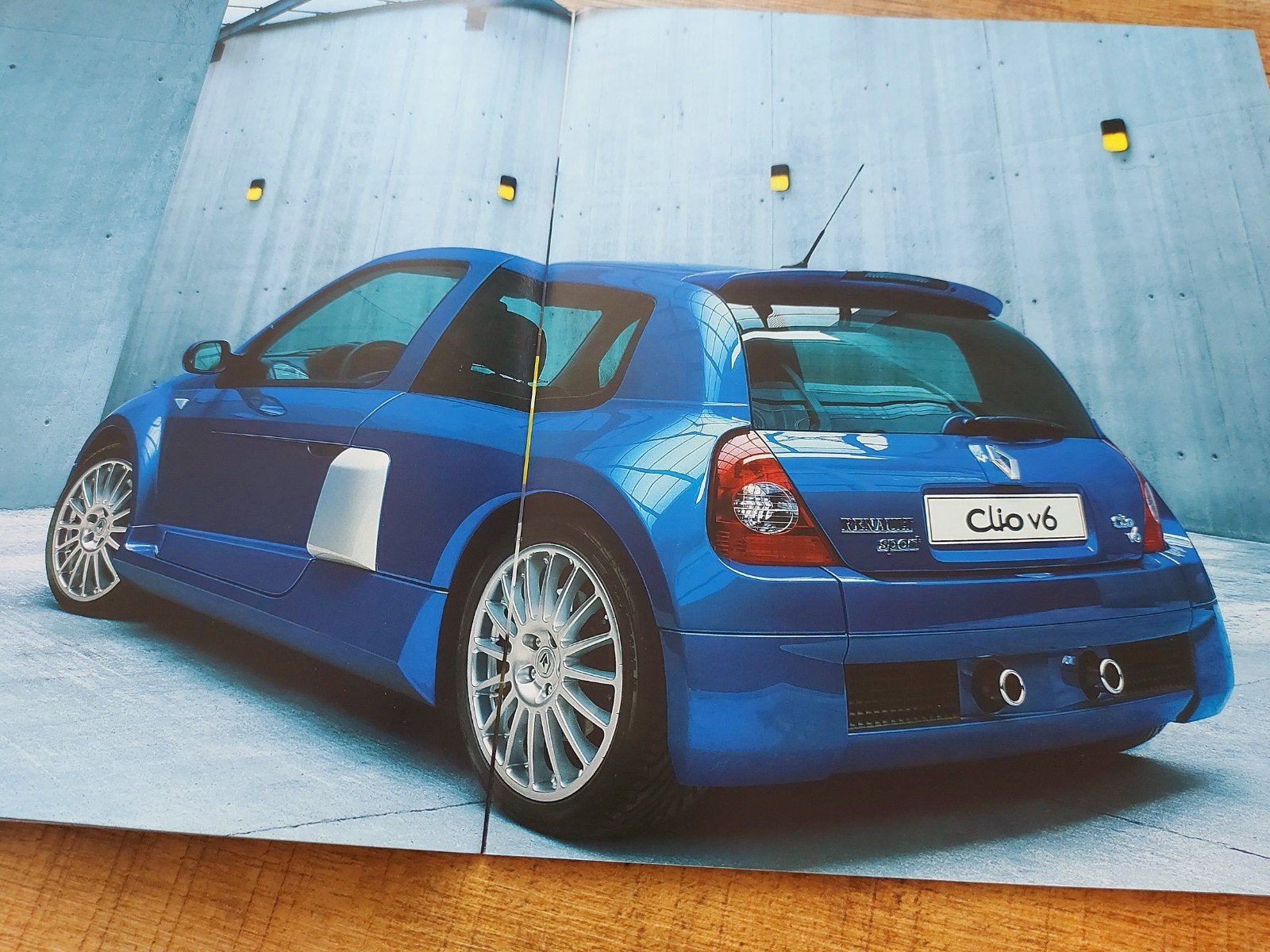 schitterende Renault Clio V6 folder NL, Boeken, Ophalen of Verzenden, Zo goed als nieuw, Renault