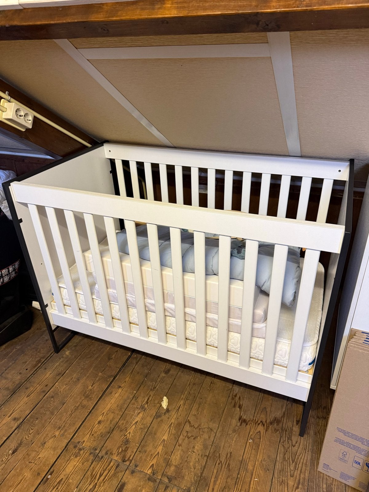 Complete Kinderkamer: Ledikant, Commode en Kledingkast, Ophalen, Gebruikt, Jongetje of Meisje