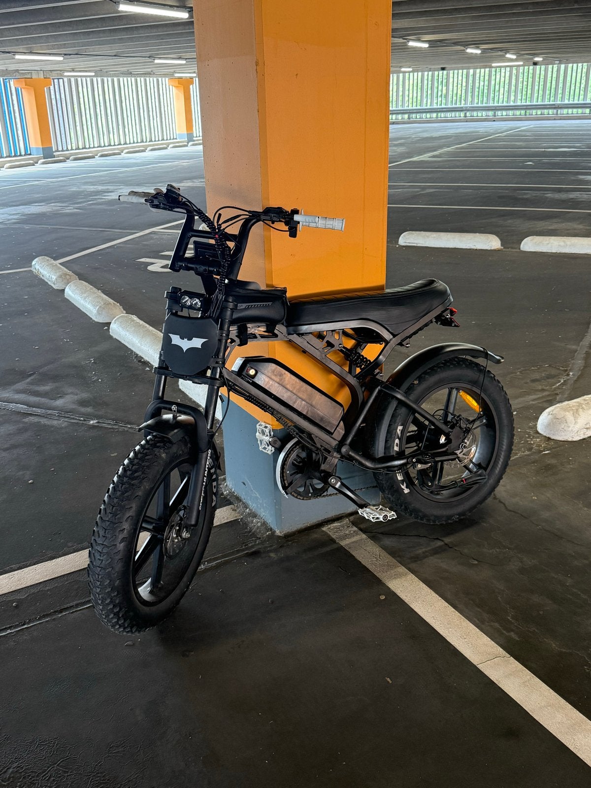 V20 custom, Overige merken, Ophalen of Verzenden, Zo goed als nieuw, 50 km per accu of meer