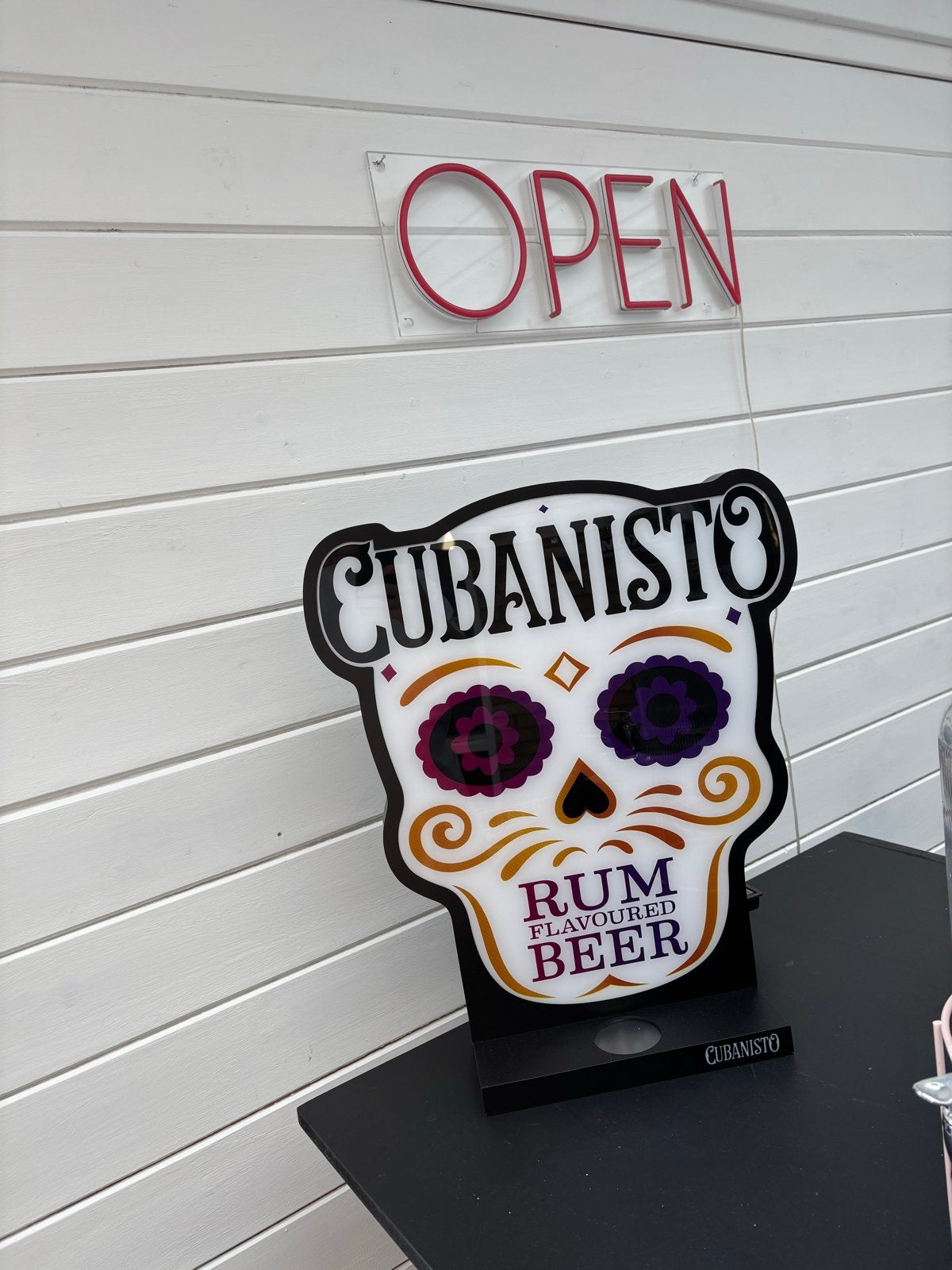 Cubanisto Rum Flavoured Beer LED Display, Huis en Inrichting, Ophalen