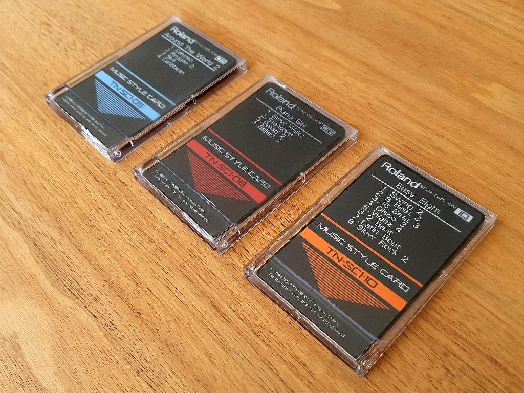 Set Roland Music Style Card TN-SC1-05  TN-SC1-06  TN-SC1-10, Ophalen of Verzenden, Gebruikt, Overige aantallen, Roland