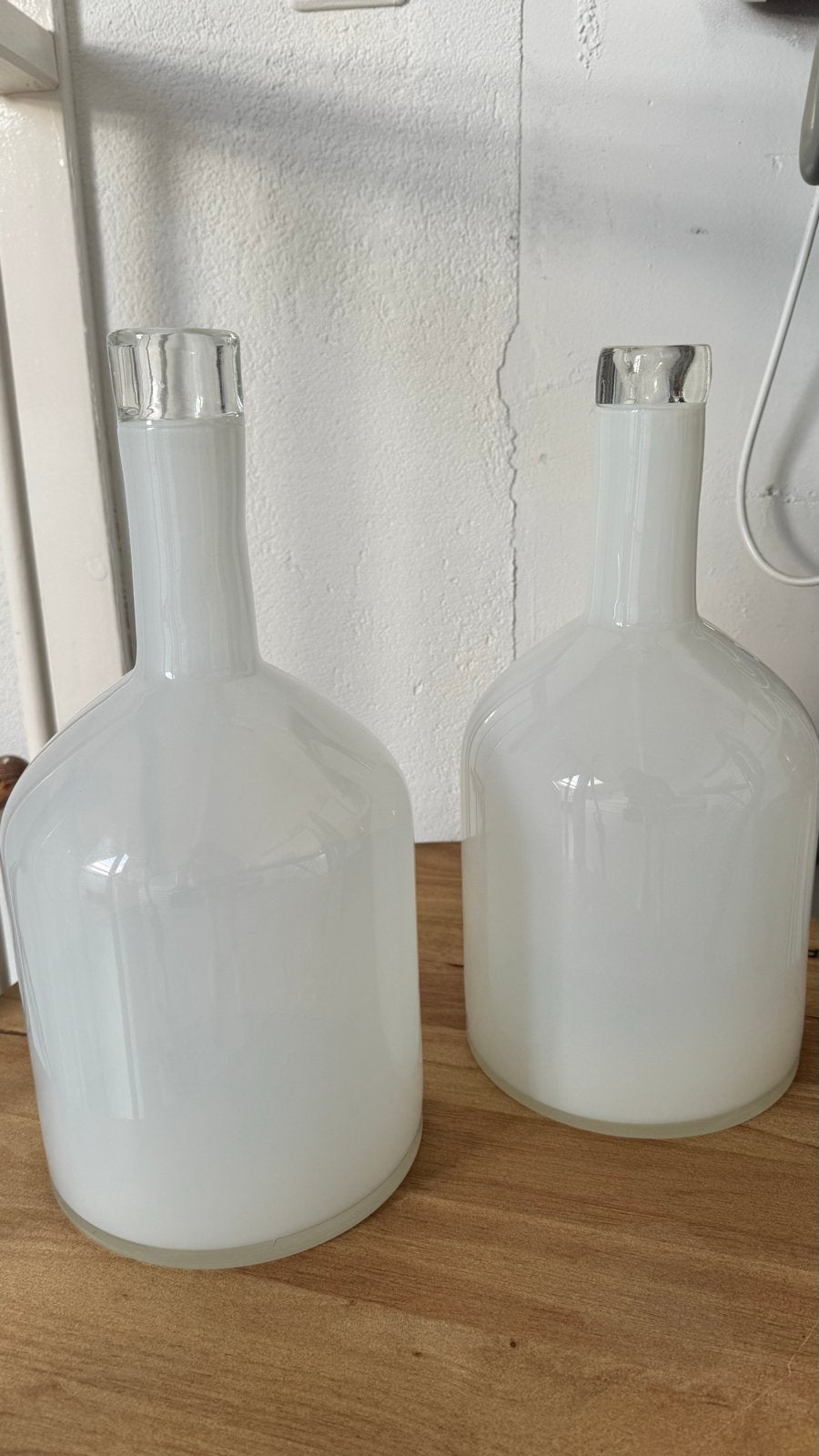 Set van 2 Pols Potten flessen, melkwit glas, Ophalen