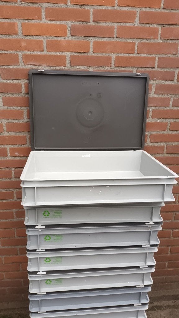 Gebruikte Bakken 60x40x13cm met deksel, Viskoffer, Watersport en Boten, Ophalen, Nvt, Nvt, Nvt