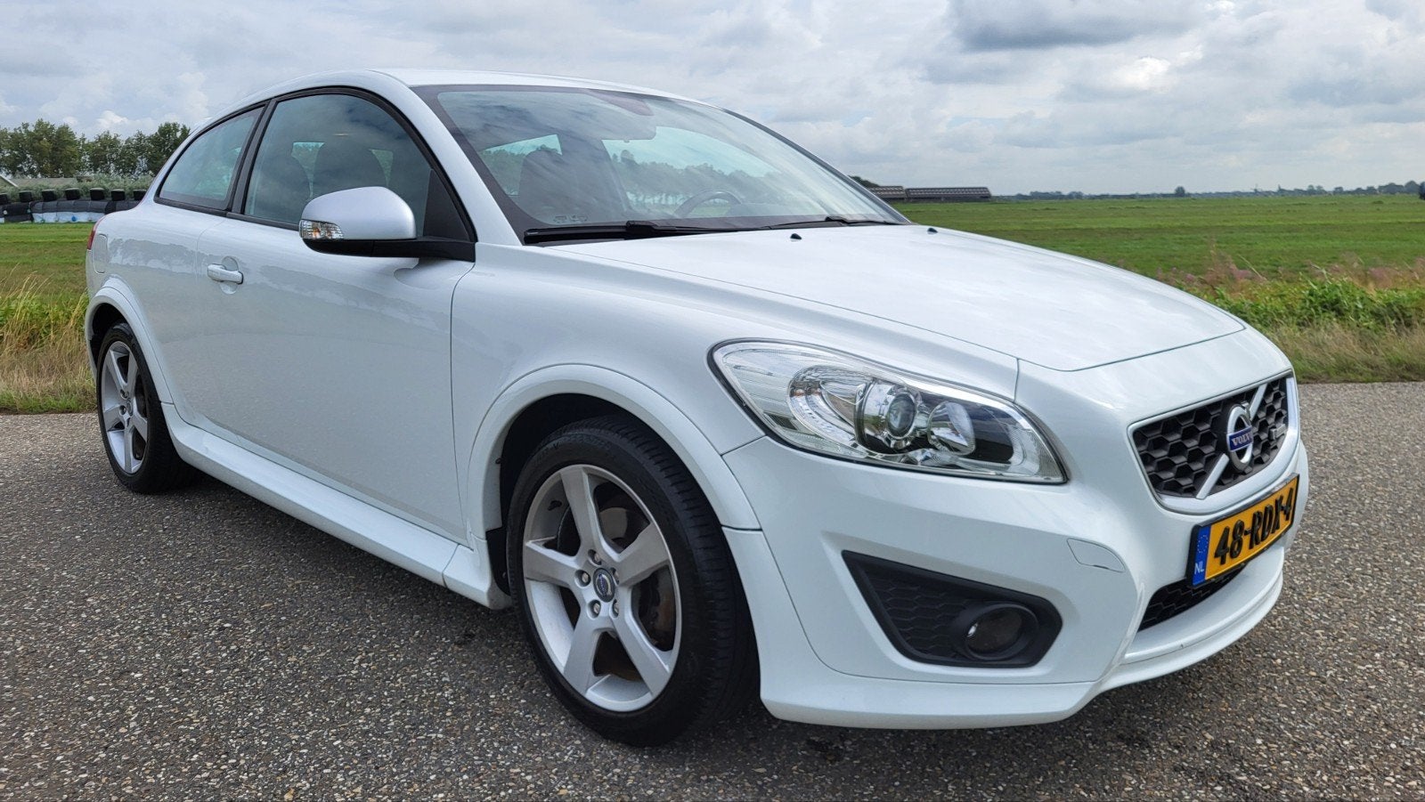 MOOIE !! VOLVO C30 1.6 74KW R-DESIGN 2011 Leder Navi Org NL, Auto's, Volvo, Voorwielaandrijving, Zwart, 4 stoelen, 100 pk