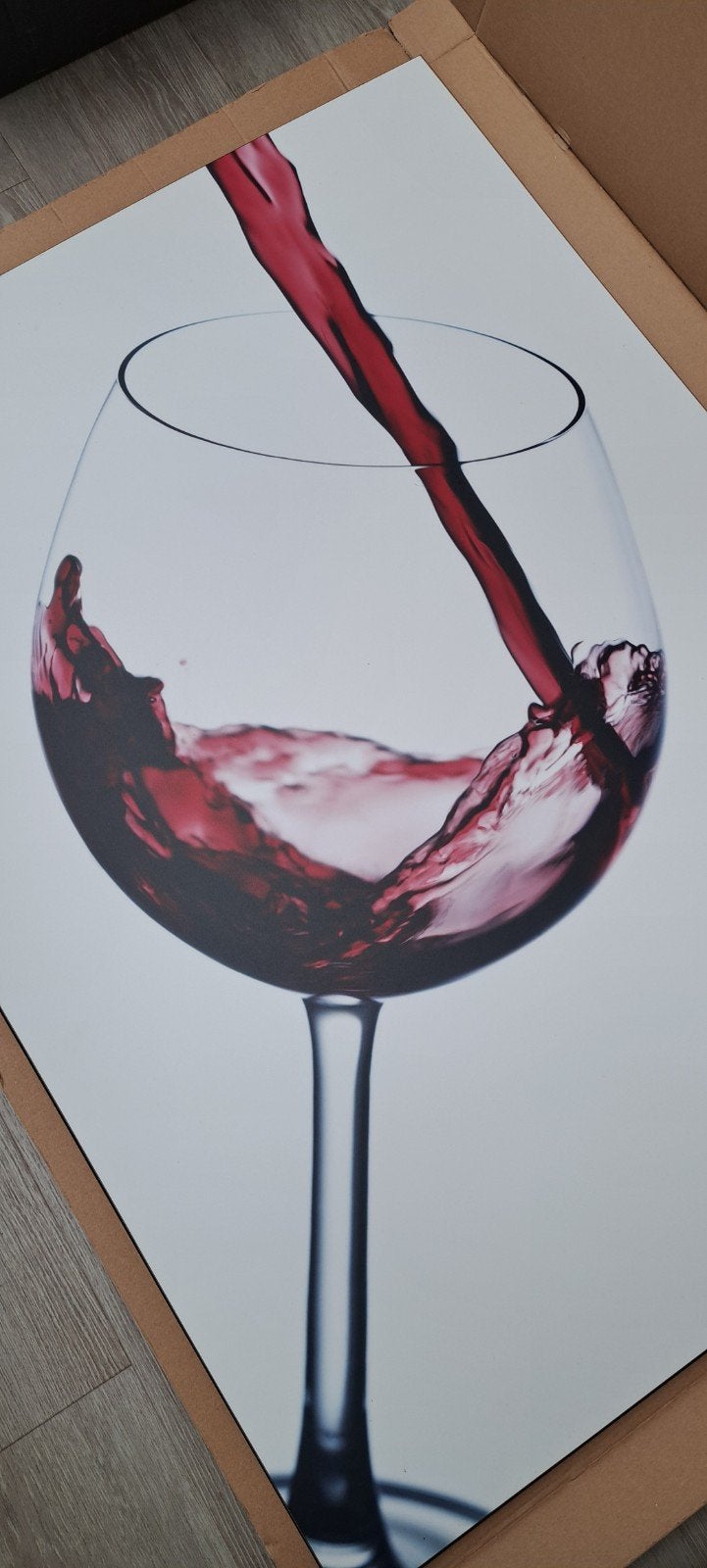 Mooie foto van een wijnglas op hardboard, Huis en Inrichting, Ophalen, Zo goed als nieuw, Foto of Poster
