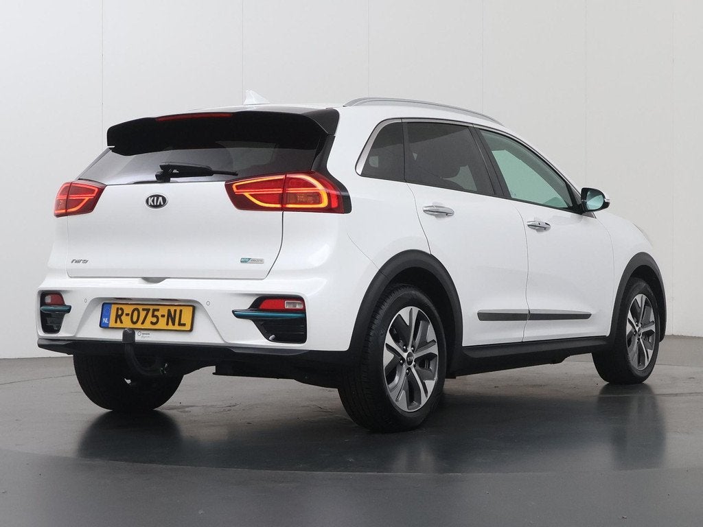 Kia e-Niro ExecutiveLine Editon 64 kWh | Trekhaak | Cruise C, Auto's, Gebruikt, Zwart, 1712 kg, Wit