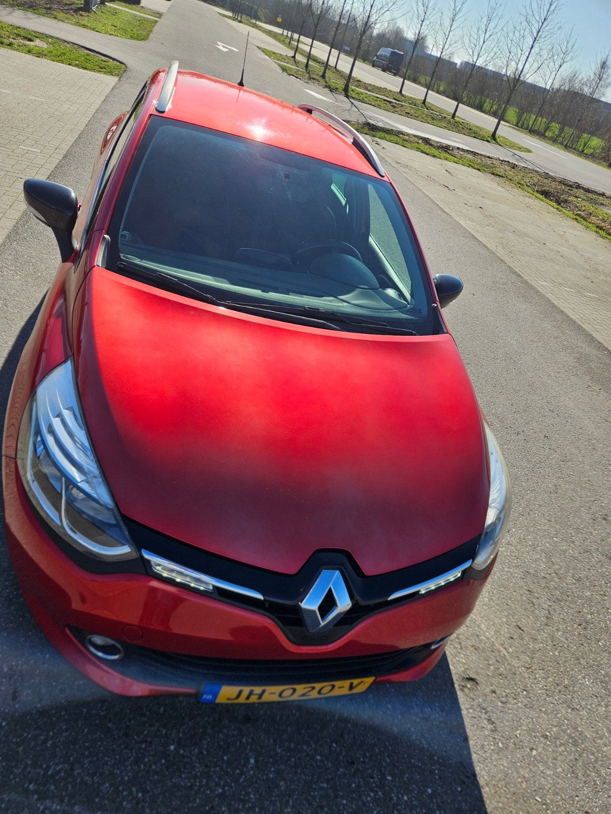 Renault Clio 1.2 TCE 87KW Estate EDC 2016 Rood, Auto's, 118 pk, 49 €/maand, Origineel Nederlands, 19 km/l