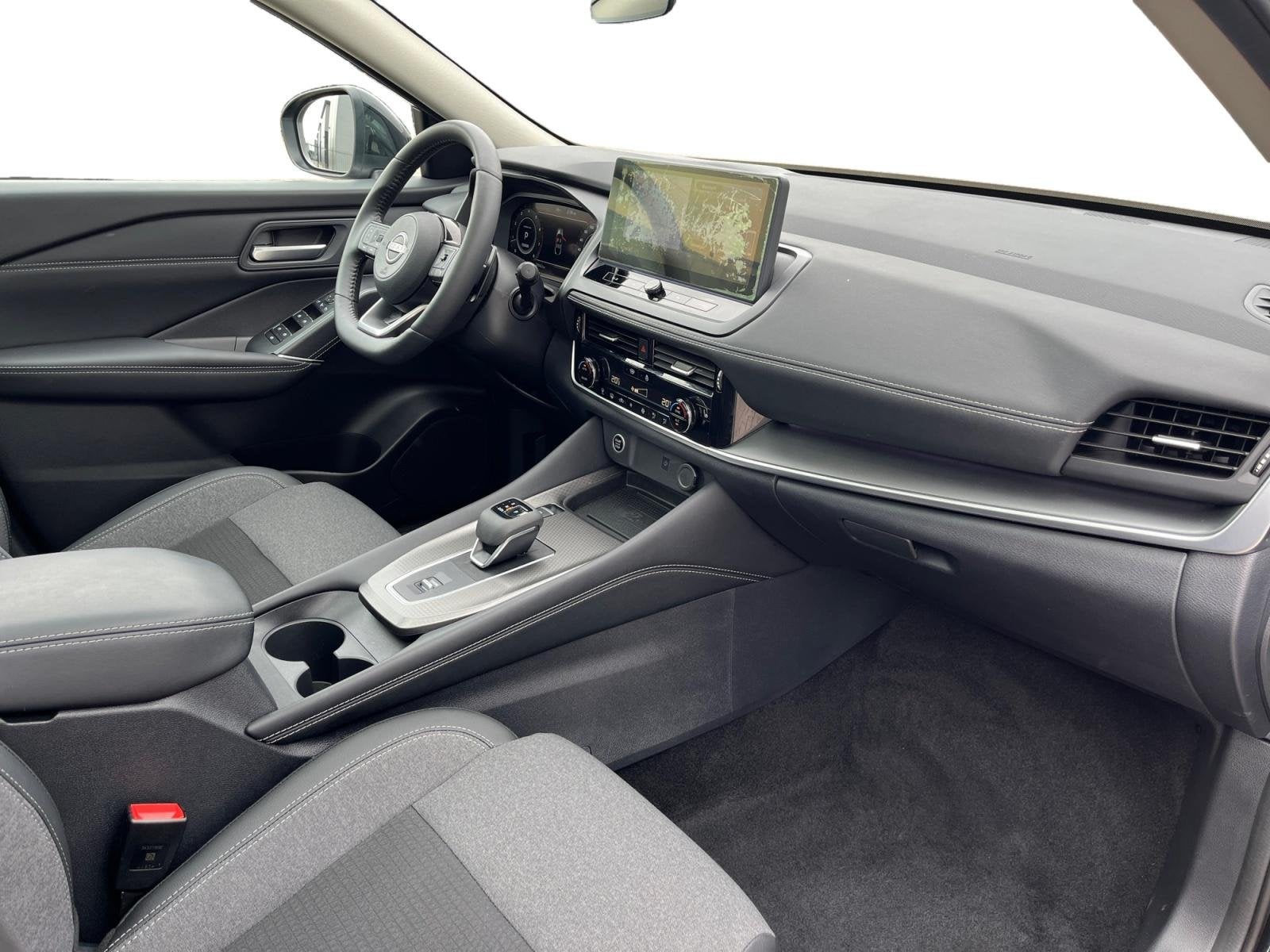 Nissan Qashqai 1.3 MHEV Xtronic N-Connecta | Cold Pack | Eas, Auto's, Euro 6, 4 cilinders, Leder en Stof, Zwart