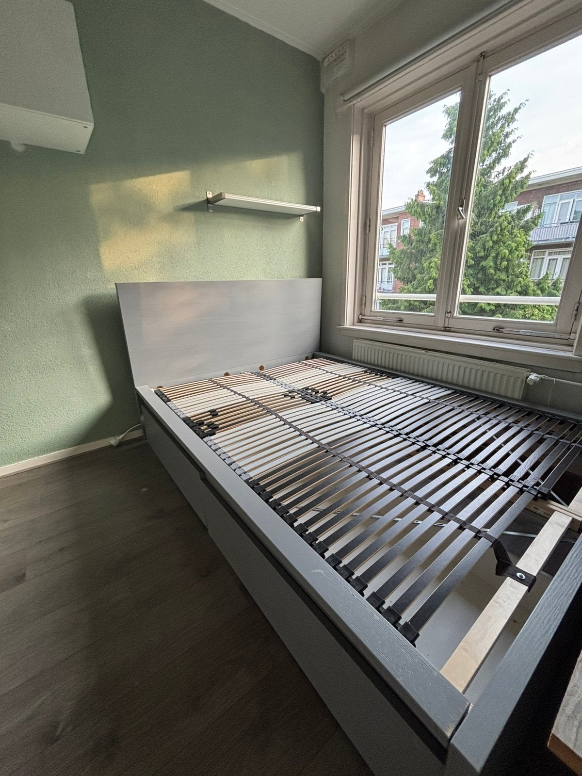 Bed en lattenbodem (Ikea Malm), Huis en Inrichting, Ophalen, Tweepersoons, 140 cm, Zo goed als nieuw
