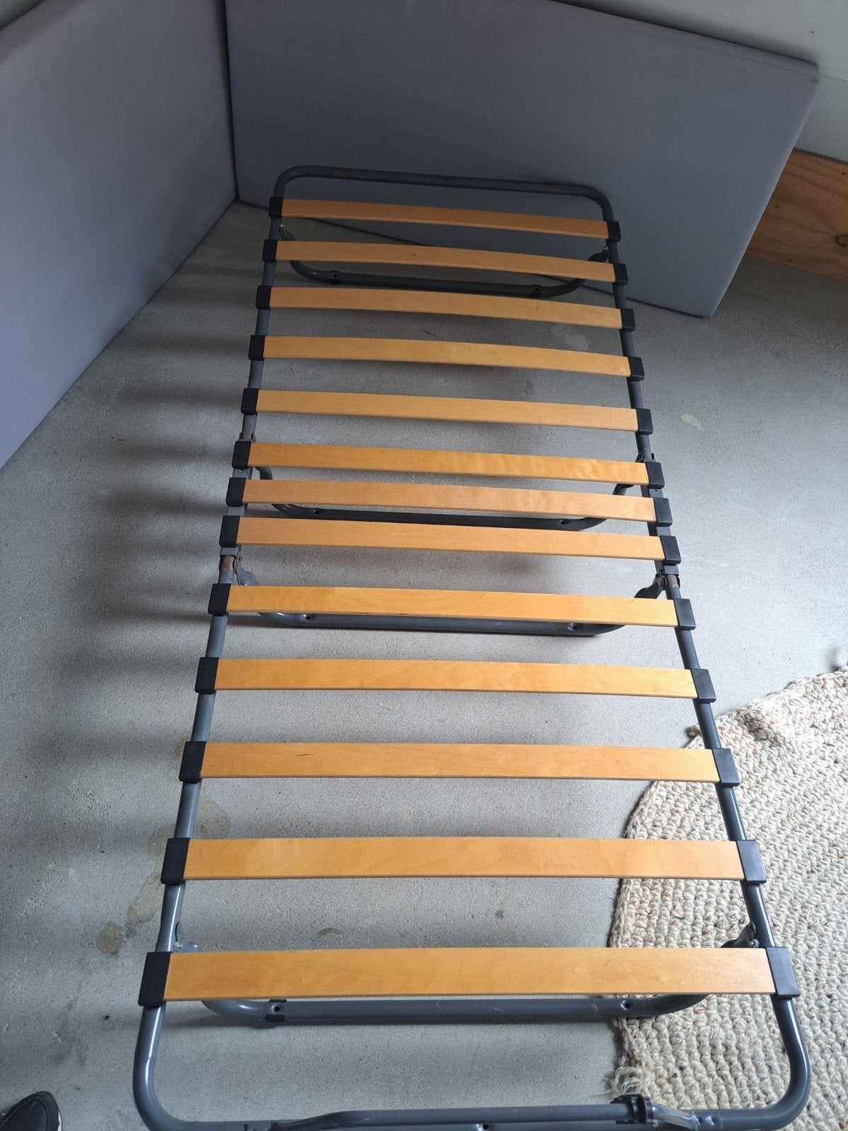 Gratis ophalen: opklapbed, Ophalen, Gebruikt, Eenpersoons, 80 cm