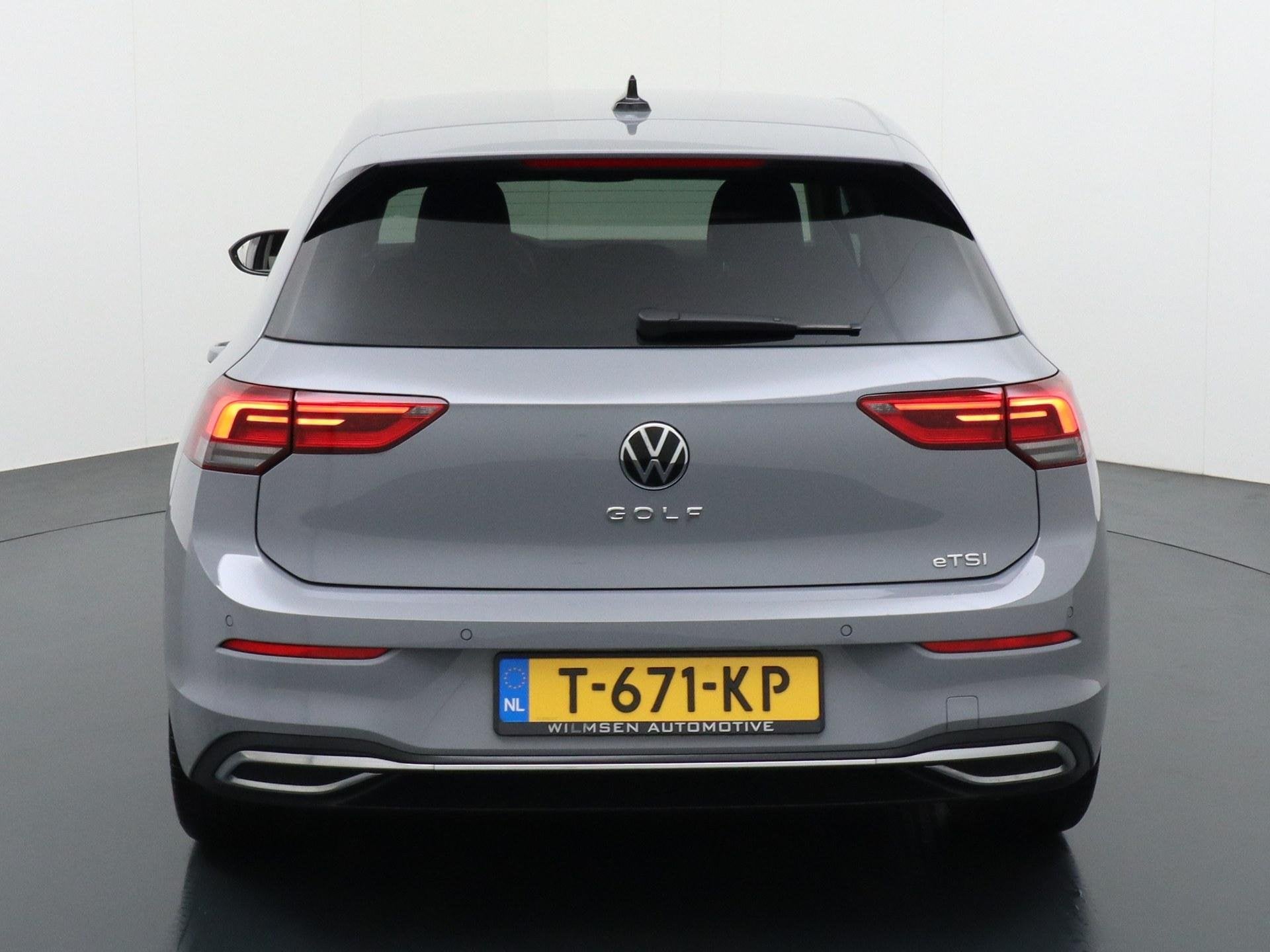 Volkswagen Golf 1.5 eTSI Highline Nardo, Auto's, Euro 6, 4 cilinders, Bedrijf, 1252 kg