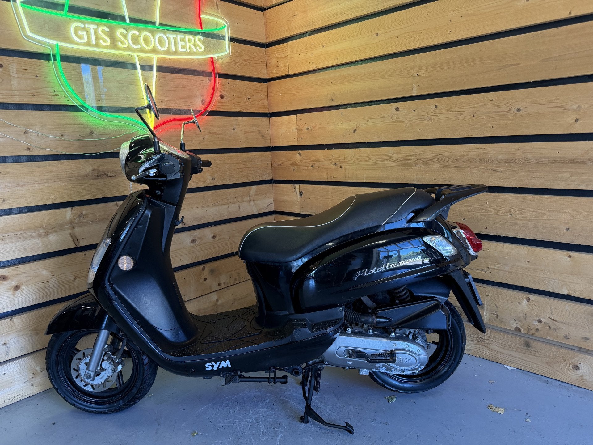 SYM Snorscooter Fiddle II (bj 2012), Fietsen en Brommers, Bruin Scooterservice, Gebruikt, Jos@bruinautoservice.nl, 49 cc