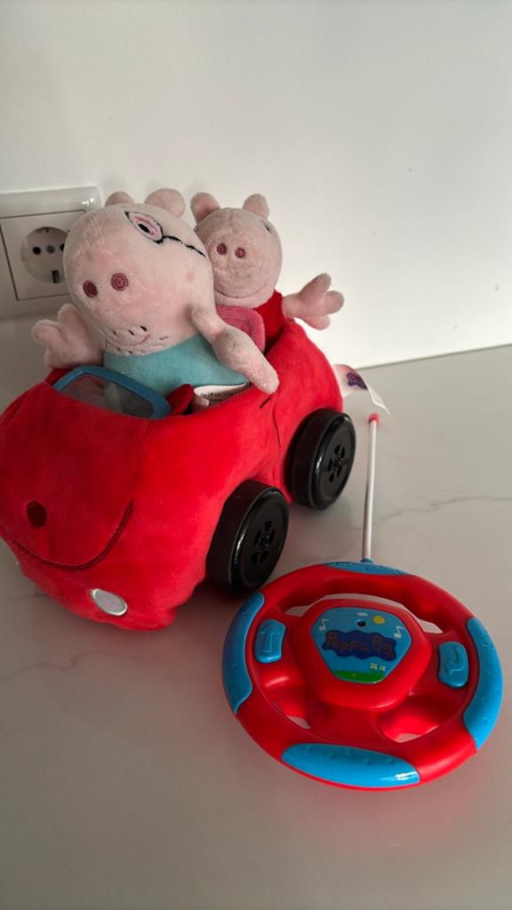 Peppa Pig Knuffelauto met afstandsbediening en knuffels, Ophalen of Verzenden, Zo goed als nieuw