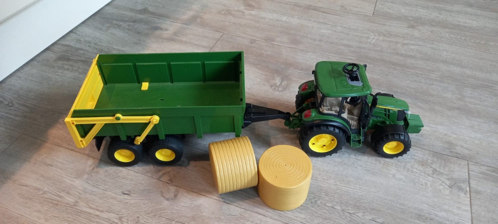 Bruder John Deere tractor met kiepwagen en balen, Ophalen, Gebruikt