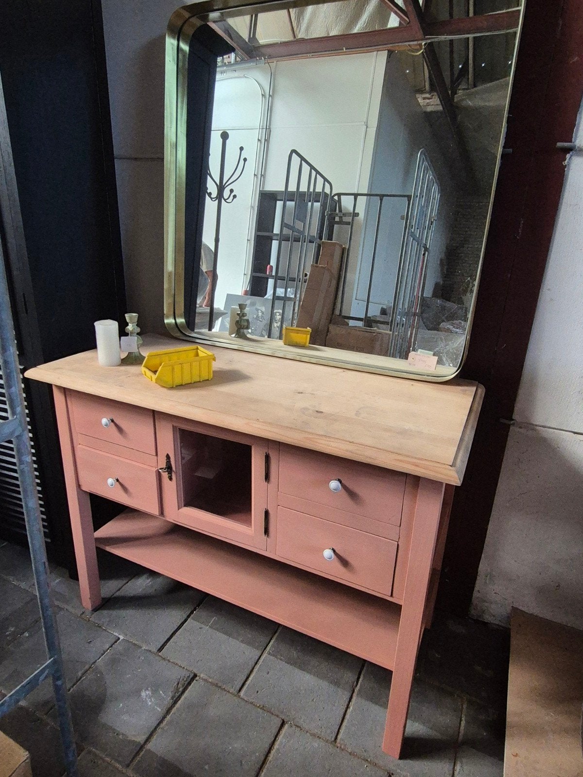 Vintage dressoir met spiegel - Roze en hout, Ophalen