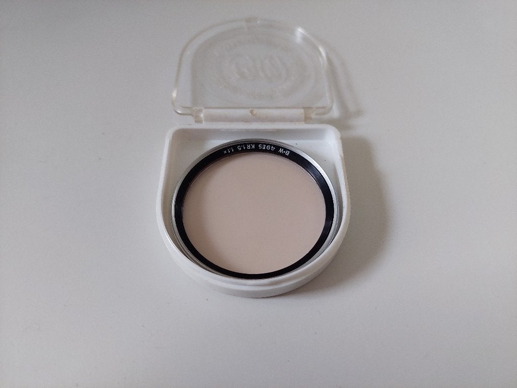 477 - B+W Skylight KR1.5 -1,1x - 49ES, Minder dan 50 mm, Skylightfilter, B+W, Inclusief opbergcase