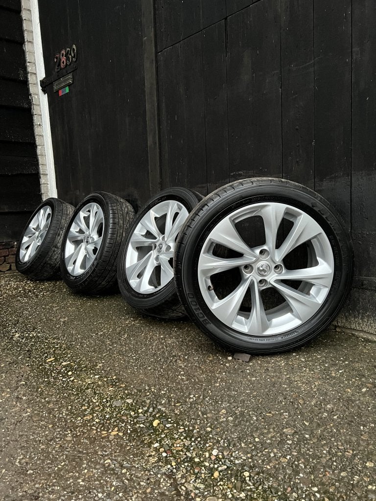 Originele Opel crossland X velgen 4x108 zomerset 17 inch, Niet ingevuld, Banden en Velgen, Niet ingevuld, 17 inch