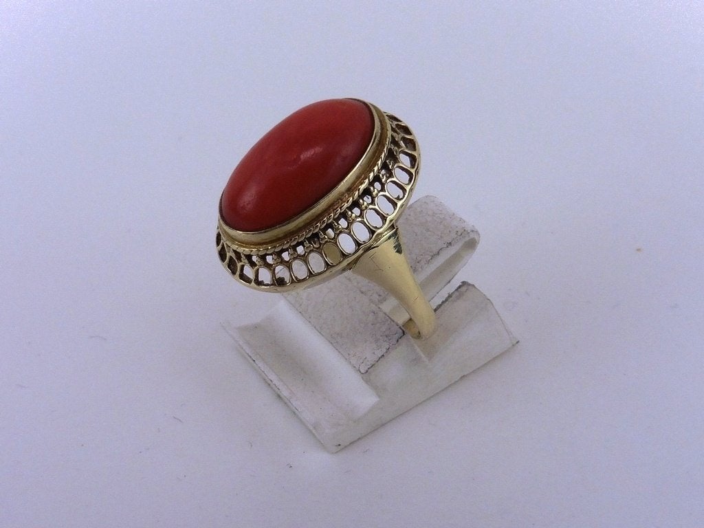 Gouden damesring met bloedkoraal                         G56, Gebruikt, ., Ophalen of Verzenden, Dame